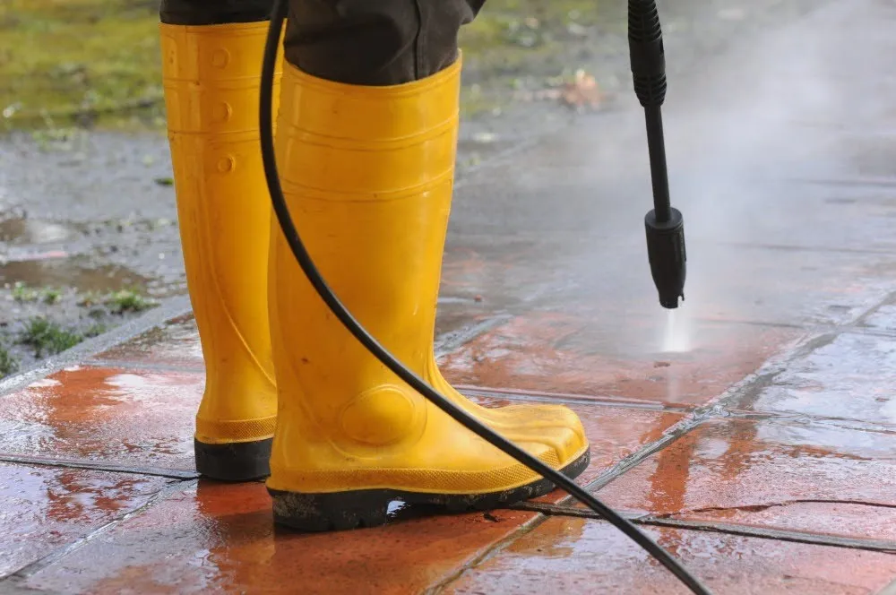 Why Conway Homes Require Regular Soft Washing?